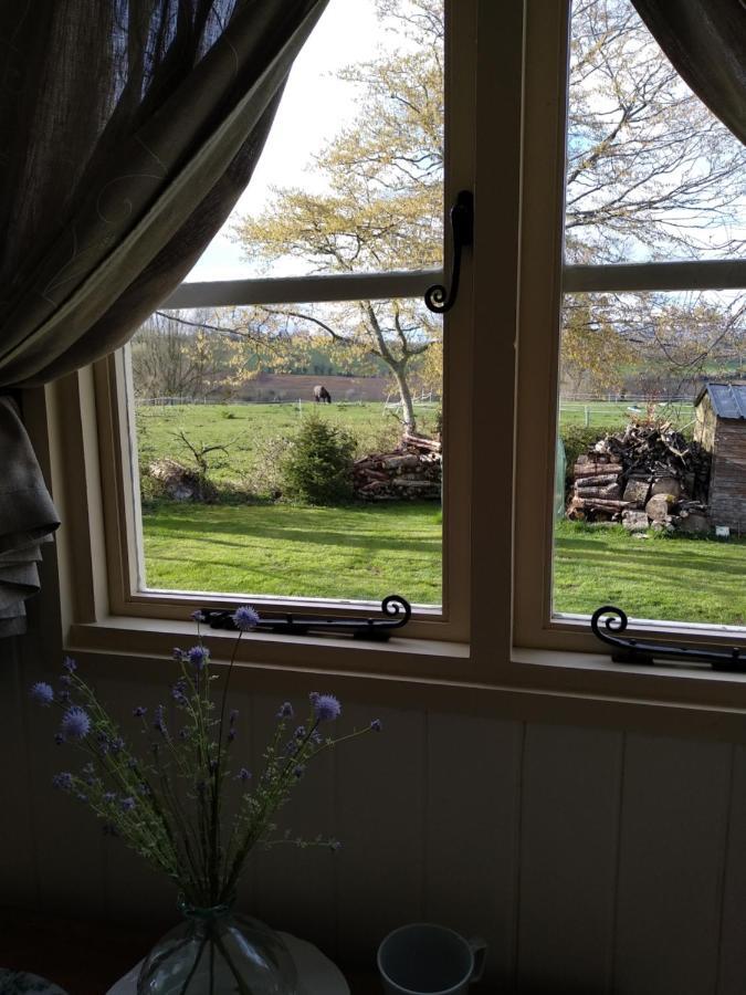 The English Shepherds Hut @ Les Aulnaies Echauffour Exterior foto