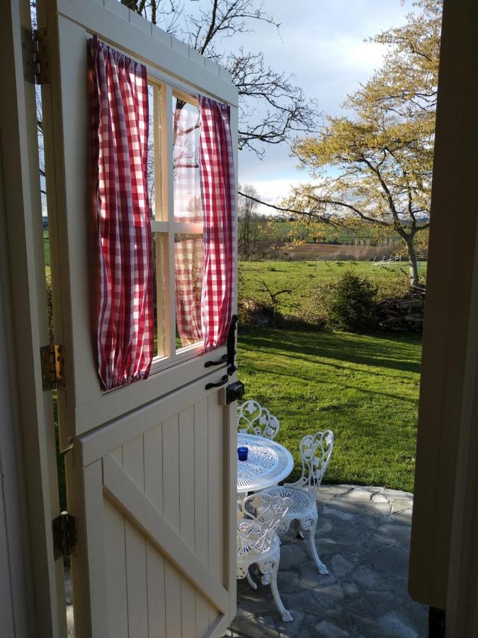 The English Shepherds Hut @ Les Aulnaies Echauffour Exterior foto